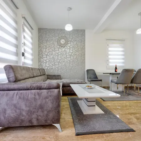 Lotus 10 Appartamento *